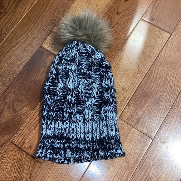 Urban kids faux fur pompom winter  warm hat - Picture 3 of 6